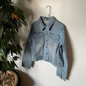 ‼️Any 2 for $20‼️: Light blue denim jacket by stone